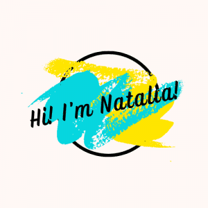A black outline of a circle with a splash of turquoise and yellow inside. Hi! I'm Natalia! is written in black letters on the coloured background inside the circle.